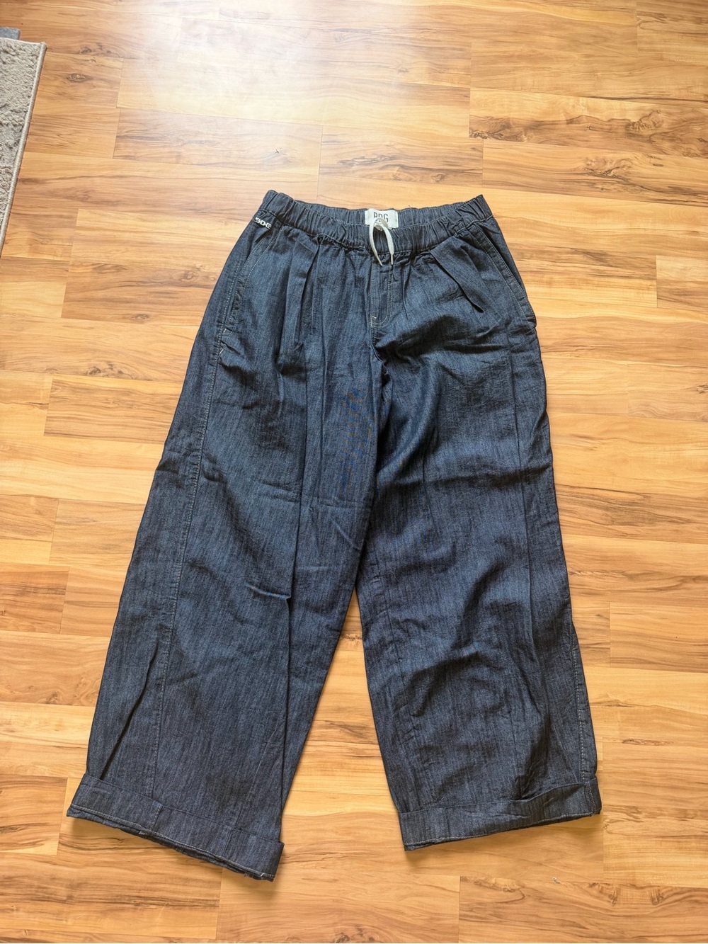 BDG Women’s Low-Rise Wide-Leg Jeans in Dark Blue